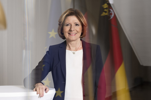 Porträtfoto von Ministerpräsidentin Malu Dreyer.