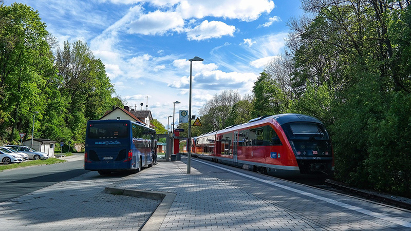 Bus und Bahn